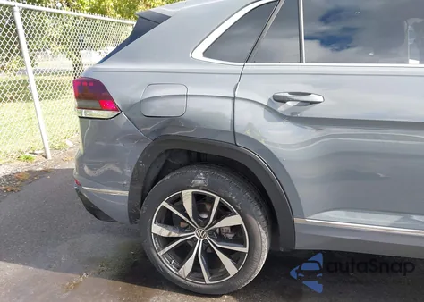 2024 Volkswagen Atlas Cross Sport 2.0T Sel Premium R-Line z USA, uszkodzony, nr VIN 1V2FE2CA0RC260386